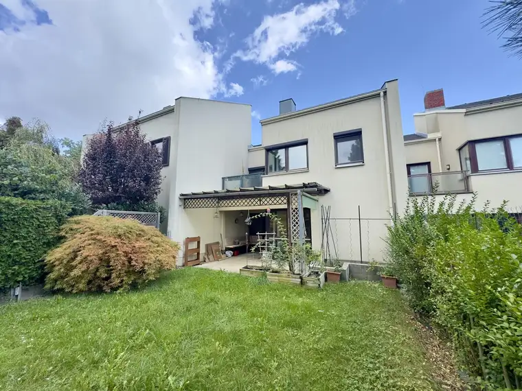 Reihenhaus in Brunn am Gebirge – mit Garten und Stellplatz!