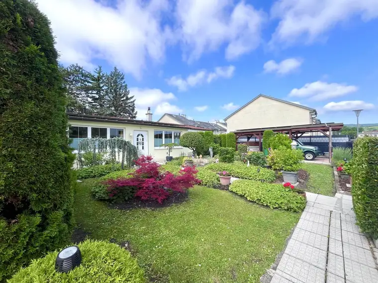 Traumhafter Bungalow mit zwei Wohneinheiten