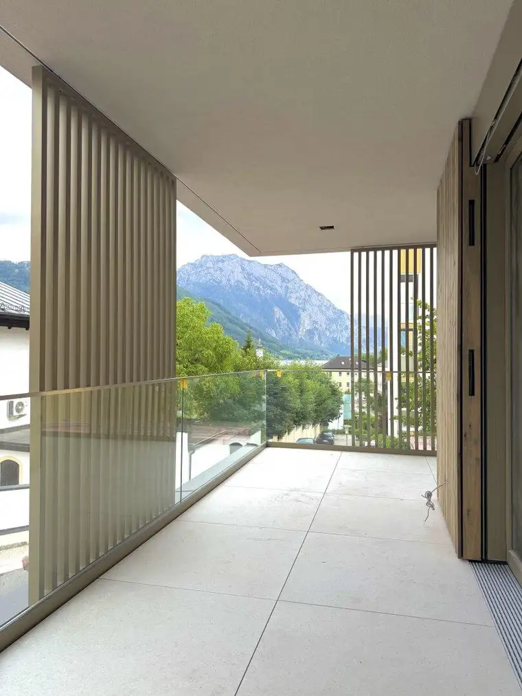 TOP09 Exklusive Wohnung mit Blick auf Schloss Orth &amp; Traunsee