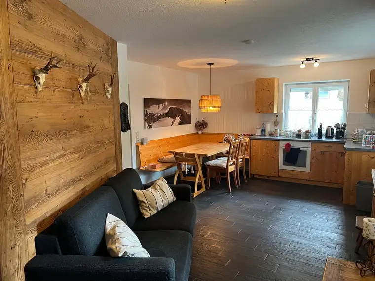 4-Zimmer Maisonette in Ellmau mit Terrasse und Carport, 300m zur Hartkaiser-Bahn
