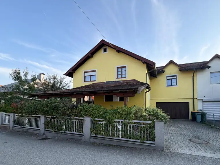 Großzügiges Einfamilienhaus in Toplage nahe dem Attersee - mit Sauna und Whirlpool