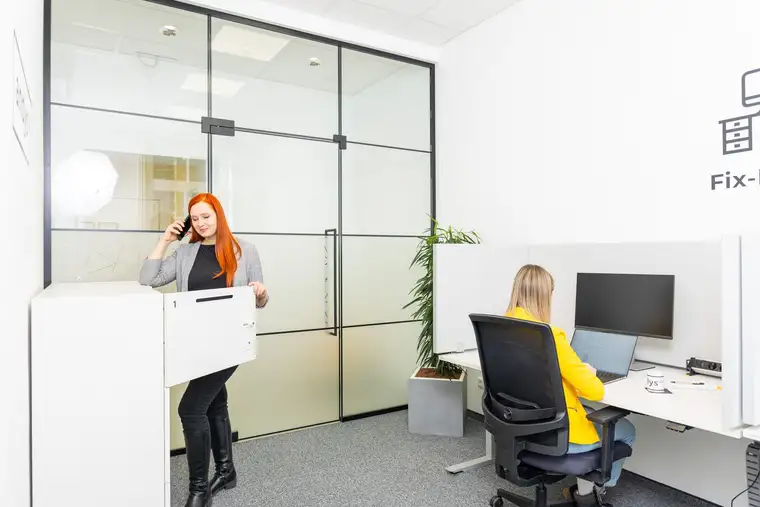 Exklusives Büro - Erstbezug direkt am Bahnhof, inkl. Meetingräume und Servicierung