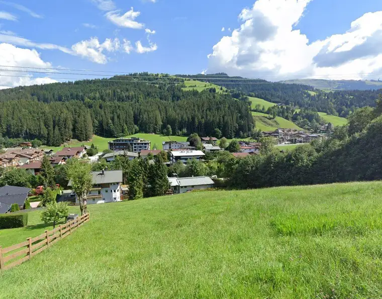ruhig gelegenes Hanglage-Grundstück mit Panoramablick 