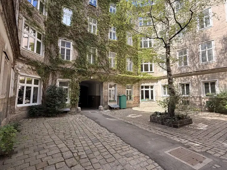 Altbau beim Rochusmarkt – 81 m² mit Wiener Herz