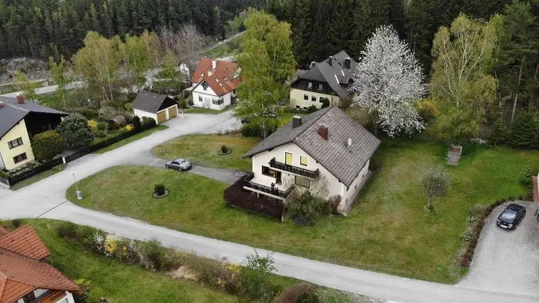 Charmantes Wohnhaus mit Vollkeller und teilausgebautem Dachgeschoss - Provisionsfrei und in idyllischer Lage!