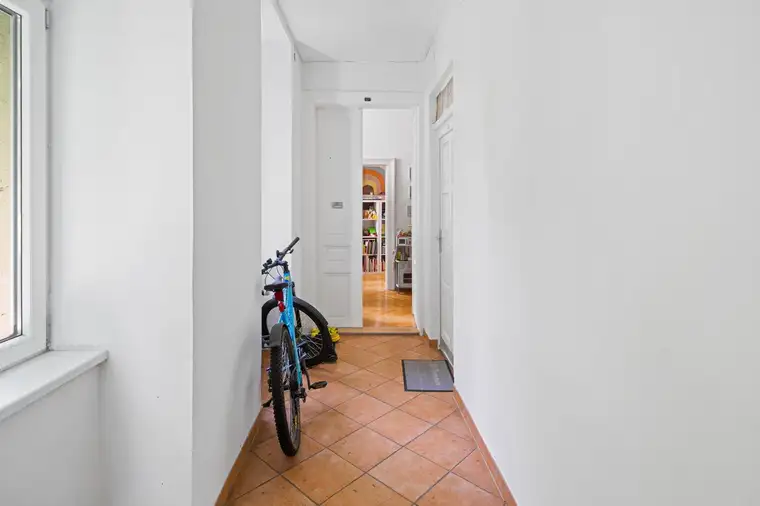 Seltene Gelegenheit: Drei vermietete Einheiten in einer Wohnung