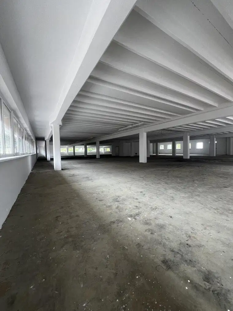 Hochwertige Bürofläche mit Lasten- und Personenaufzug, Parkplatz in Spittal an der Drau