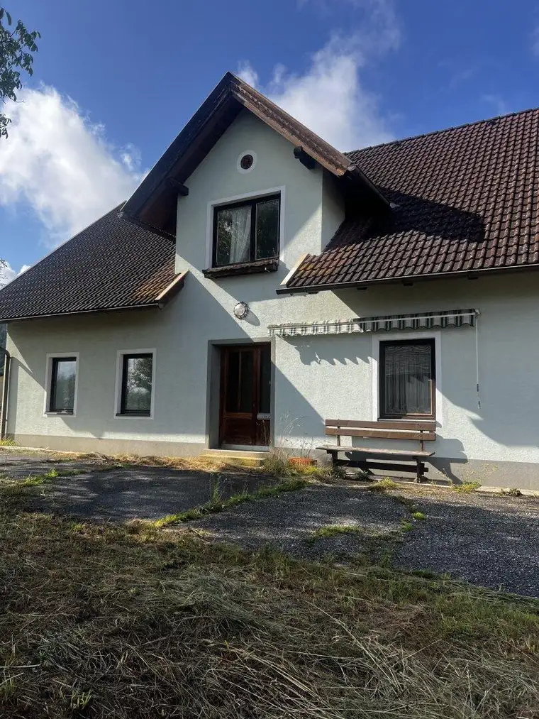 Traumhaftes Landhaus in Ragain: Sanierungsbedürftig mit 268m² für Ihre Ideen!