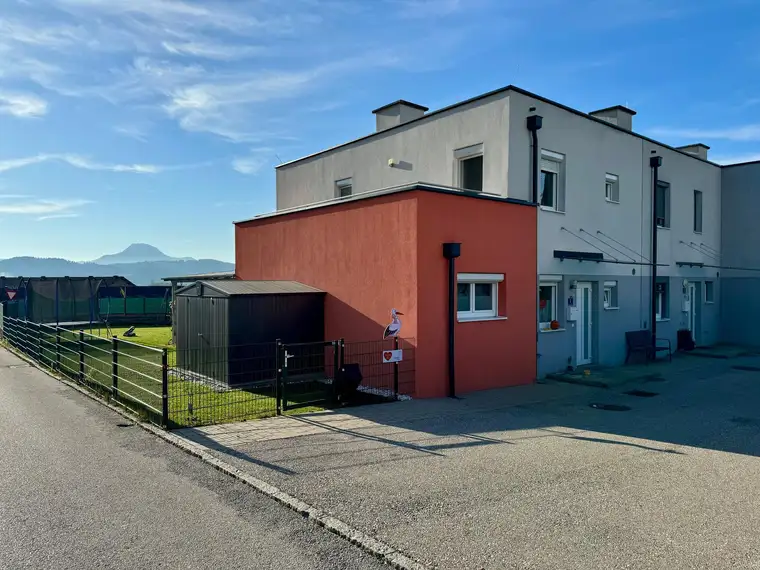 Eckreihenhaus in familienfreundlicher Umgebung 