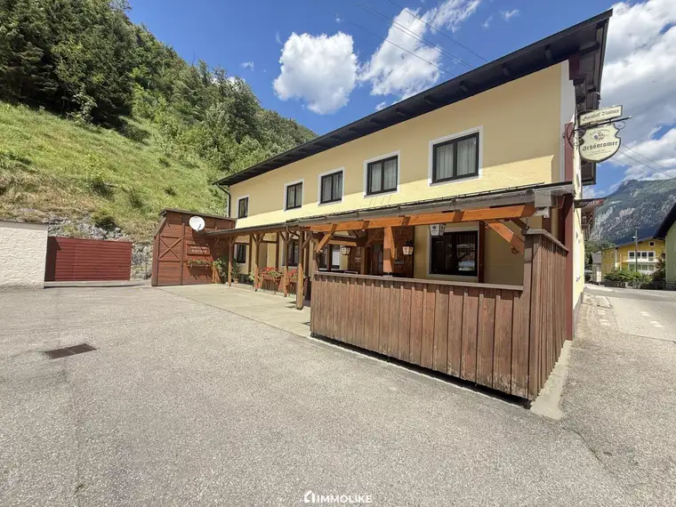 Einmalige Investmentchance in Ebensee – Gasthaus mit 5 Gästezimmer, Personalzimmer, Privatwohnung, zusätzlichen Mieteinnahmen &amp; über 660 m² Nutzfläche in Top-Tourismuslage