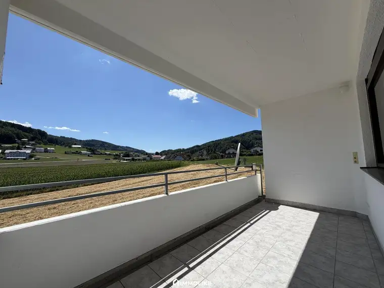 Wohntraum | 4,5 Zimmer auf ca. 114 m² – Panorama-Grün- &amp; Bergblick, Südwest-Loggia &amp; Carport &amp; neue Fenster