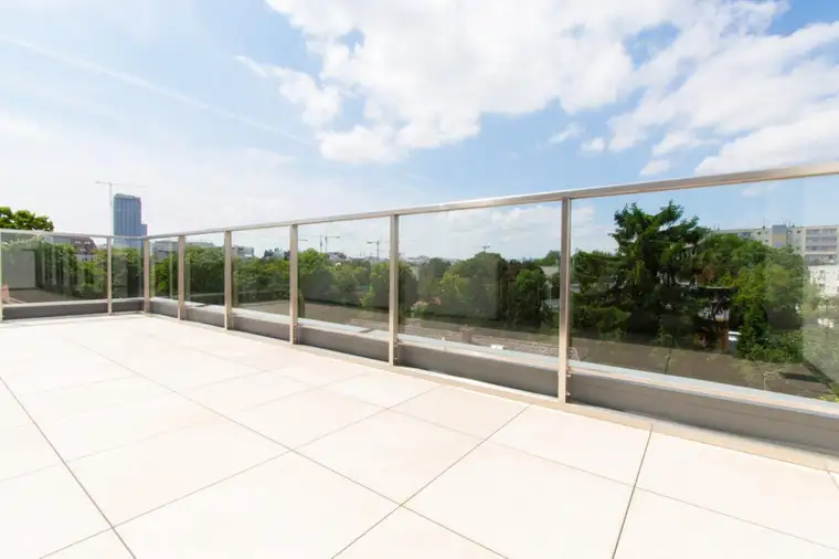 Exklusive Penthouse Wohnung mit 174 m² im 22. Bezirk – 4 Zimmer, 3 Terrassen und Aufzug direkt in die Wohnung