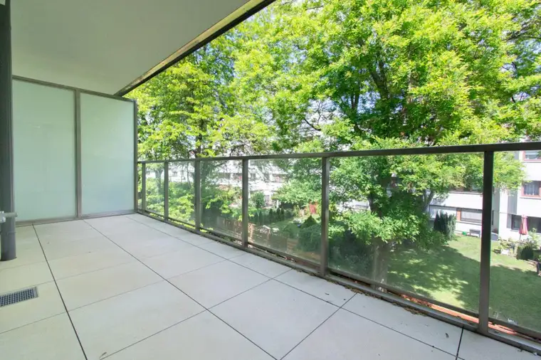 PÄRCHENWOHNUNG IM ERSTBEZUG: 2 ZIMMER MIT OSTBALKON und GRÜNBLICK NAHE U1