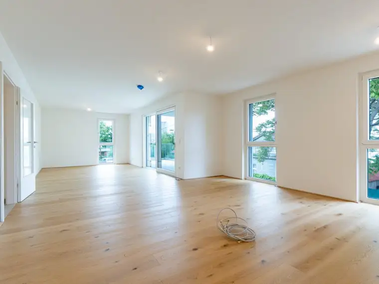 FAMILIENTRAUM IN BESTER LAGE BEI DER ALTEN DONAU - 3-ZIMMER-WOHNUNG MIT WASSERBLICK