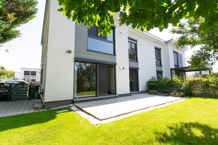 Neuwertige Doppelhaushälfte mit Garten, Terrasse, Klimaanlage &amp; 2 Stellplätzen in Groß-Enzersdorf