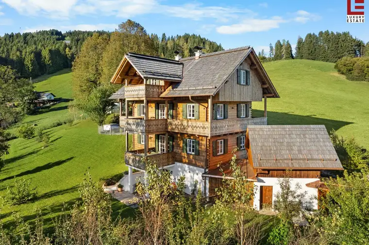 Stilvolles, neues Massiv-Holz-Chalet mit einzigartigem Charme &amp; Gästehaus