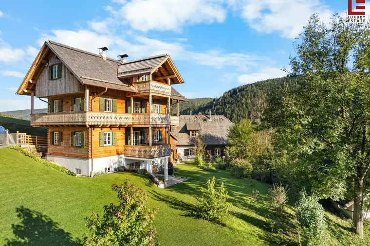 Stilvolles, neues Massiv-Holz-Chalet mit einzigartigem Charme &amp; Gästehaus