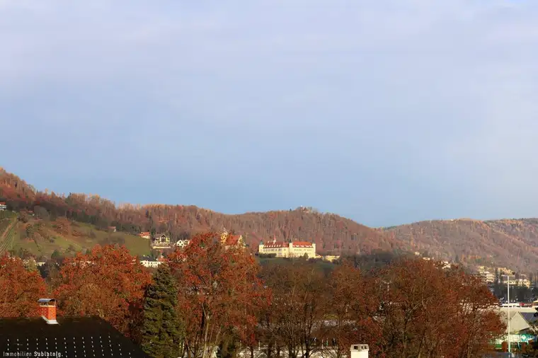 Traumhaftes Grundstück mit Altbestand – Panoramablick auf Schlossberg und Kehlberg!