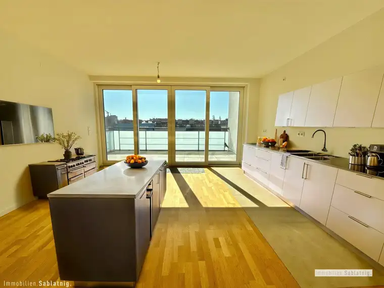 LUXURIÖSE DAGESCHOSS-MAISONETTE! Traumhafter Stadtblick - Erstbezug!