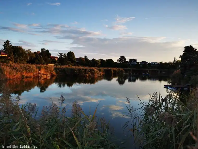BAUEN MIT WEITBLICK! - Großzügiges Seegrundstück mit Entwicklungspotenzial in Bestlage von Hennersdorf!