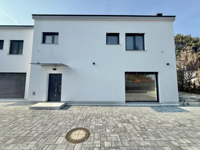 Daniel Robin Schmidt, Immobilien Sablatnig