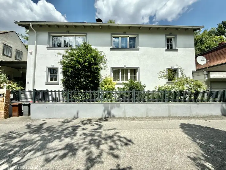 TRAUMHAFTES EINFAMILIENHAUS in Berndorf! Exklusives Wohnen mit Panoramablick, Wellnessbereich und modernster Technik!
