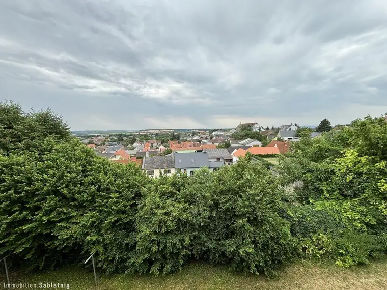 WUNDERSCHÖNE 3-ZIMMER-WOHNUNG MIT BALKON! Vermietetes Anlageobjekt mit sofortigen Mieteinnahmen in Rechnitz!
