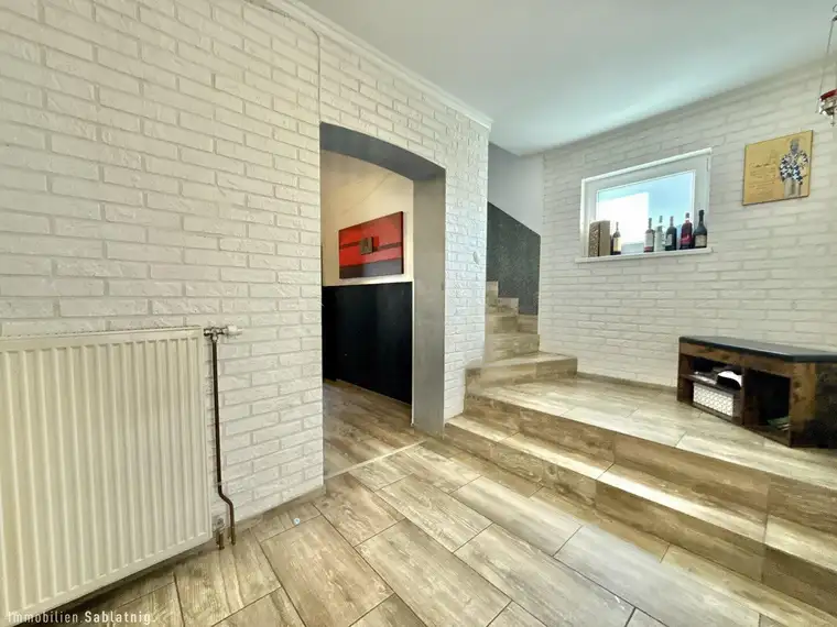 TRAUMHAFTES EINFAMILIENHAUS! Vollsaniert mit Garten und Terrasse!