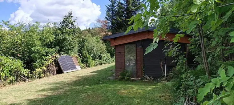 1.505 m² Bauland mit Fernblick und Freizeithaus in Hochegg