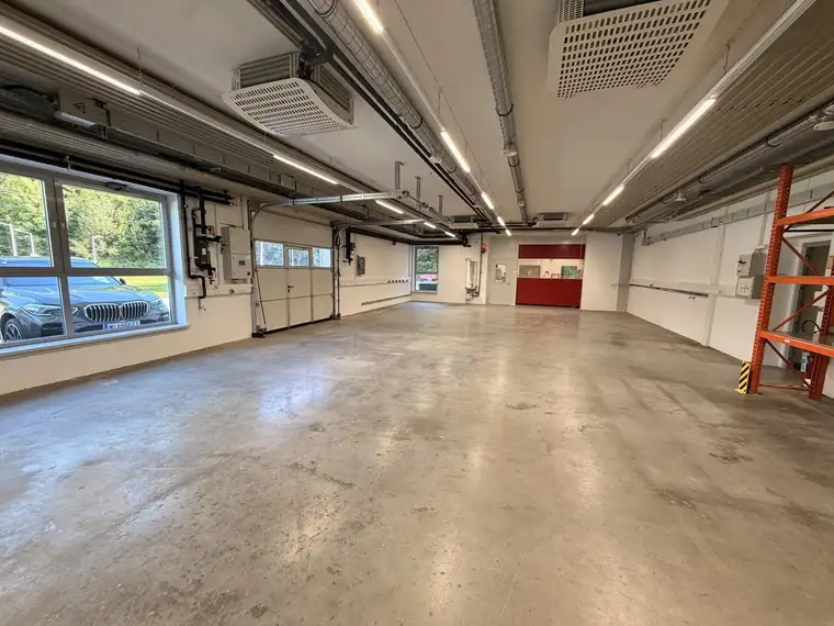 Produktions- oder Lagerhalle, 159 m² + eigenes WC &amp; Umkleide, Lambach, provisionsfrei