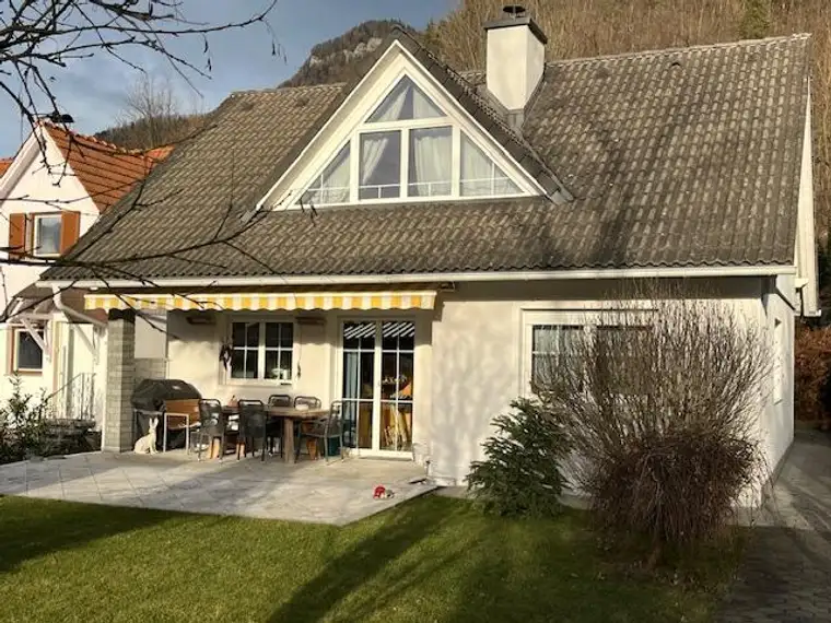 Einfamilienhaus mit gehobener Ausstattung in sonniger Lage und bester Infrastruktur