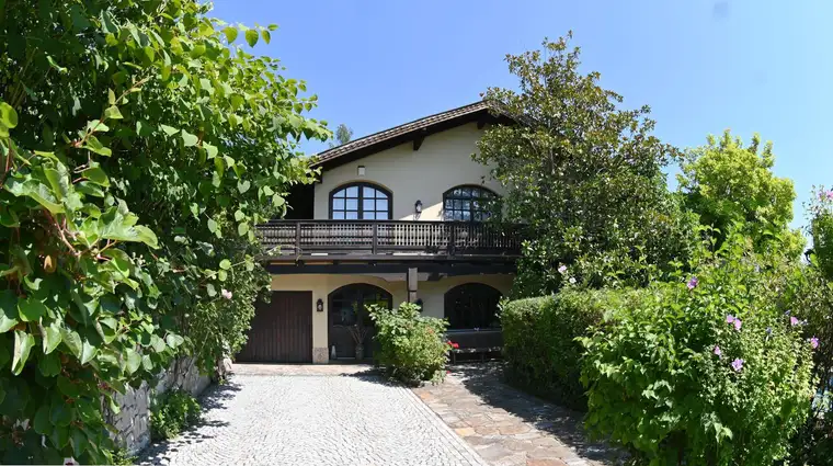 Landhausvilla in Petersbergen