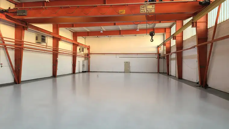 Moderne Lagerhalle mit Portalkränen 900m² in Asten