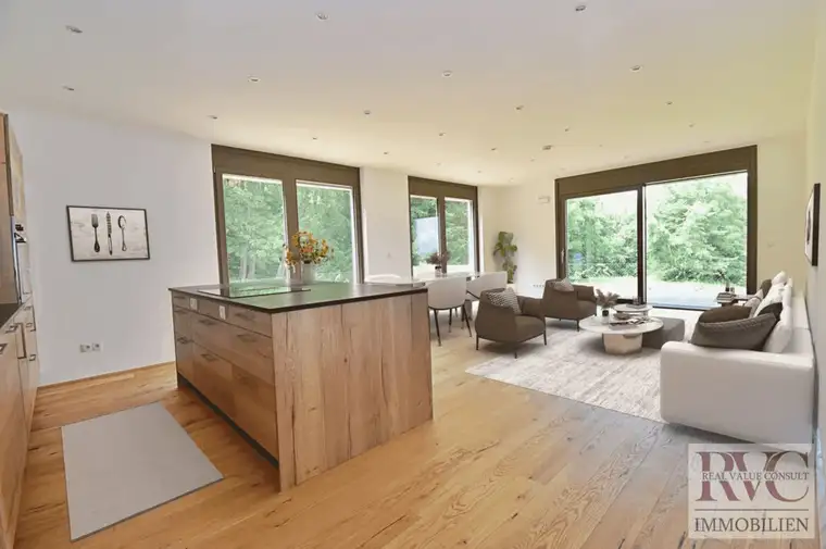 IGLS Erstklassige 4-Zimmer Wohnung mit 3seitigem Privatgarten