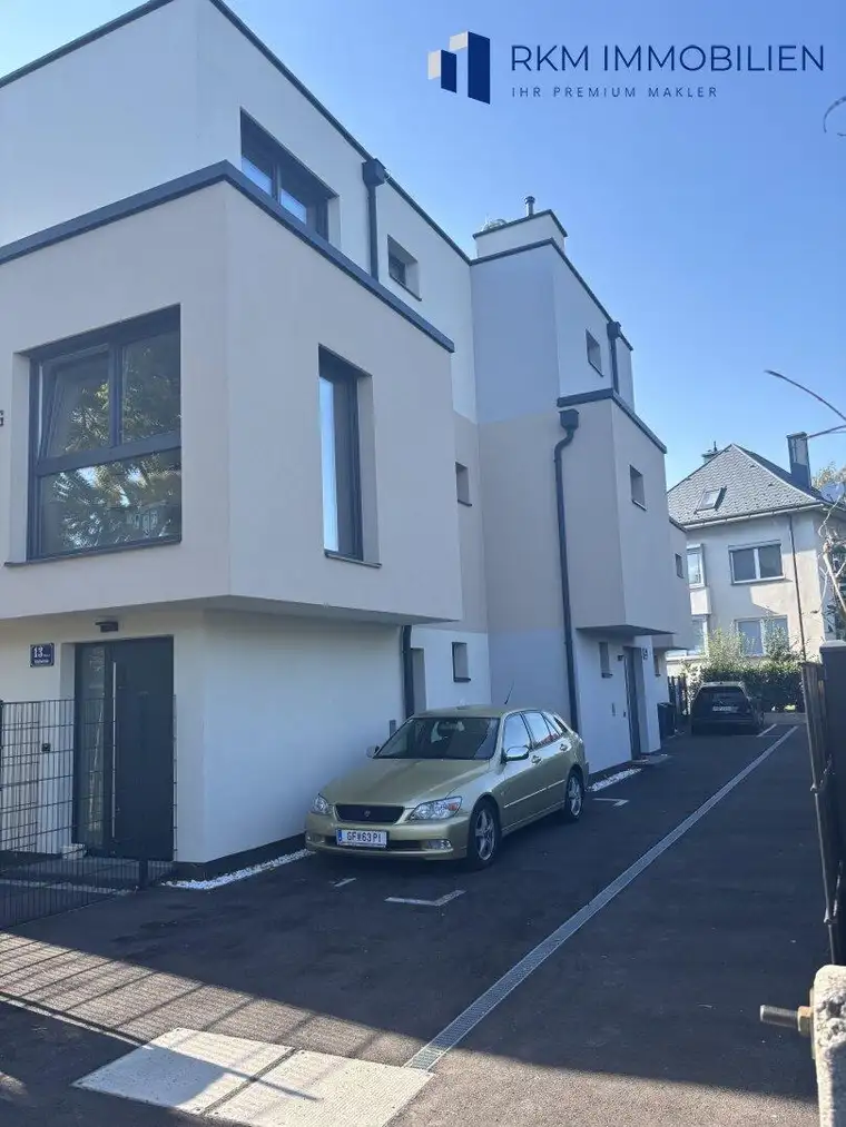 Modernes Reihenmittelhaus 5 Zimmer mit Garten, großer Dachterrasse und eigenem Stellplatz in 1210 Wien – Erstbezug!