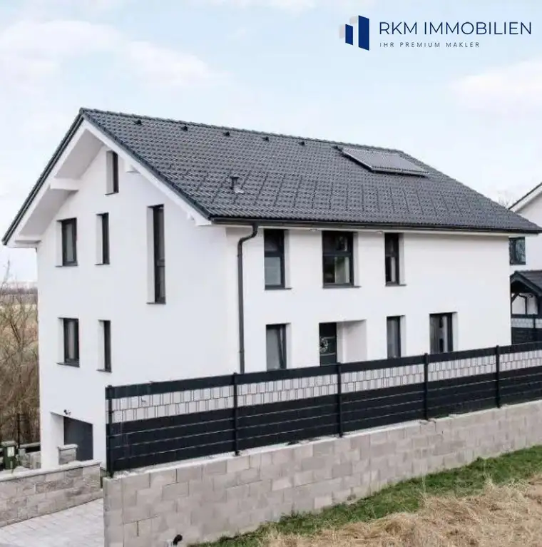 Hoch modernes Einfamilienhaus mit Garten, Garage &amp; Solar in Mannersdorf am Leithagebirge zum Top Preis von € 650.000,00