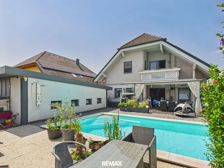 Familienidylle mit moderner Energietechnik, Pool und traumhaftem Garten in Pottendorf