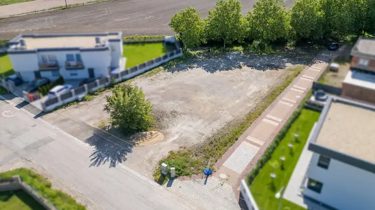 Grundstück - aufgeschlossen - Baubewilligt
