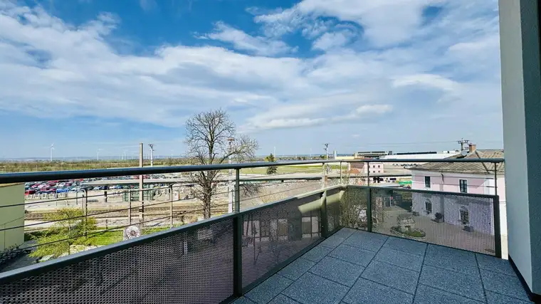 Exklusive Dachgeschoßwohnung in Deutsch-Wagram - Erstbezug mit Balkon &amp; Terrasse - PROVISION BEZAHLT DER ABGEBER