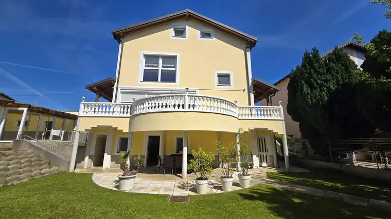 Exklusives Haus in Lanzendorf * Pool * Garage * Sauna *