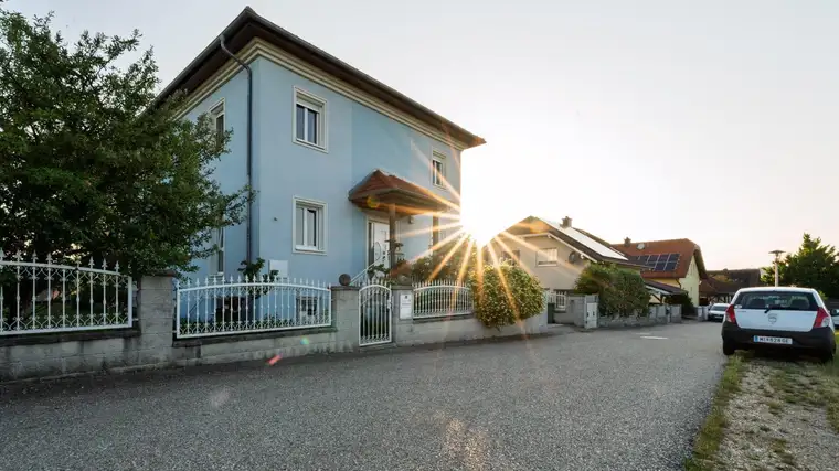 WOW Effekt garantiert! Tolles Haus, direkte Autobahnnähe, Feldblick!