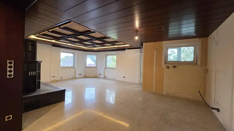 Charmante 3-Zimmer-Wohnung in 1100 Wien – Ihre Sanierungschance mit Loggia * KFZ Garagenplatz * Sauna