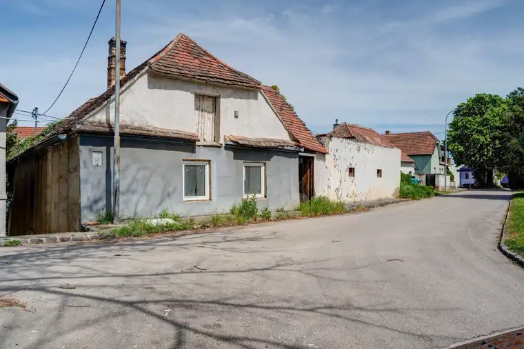 Stark sanierungsbedürftiges Haus in Haugsdorf!