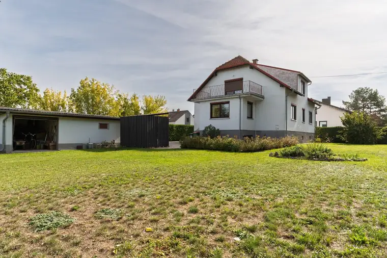 Zu Fuß zum Bahnhof! Großzügiges Einfamilienhaus mit 1.317m² Grundstück in Marchegg – Ihr Sanierungsprojekt!