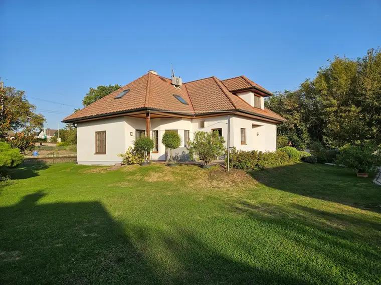 Gepflegtes Einfamilienhaus in ruhiger Lage / Seenähe