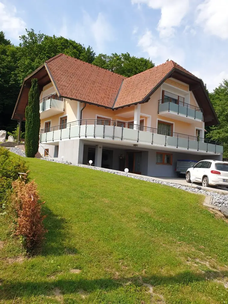 Großzügiges Einfamilienhaus in ruhiger Lage mit 1400 qm Grundstücksfläche