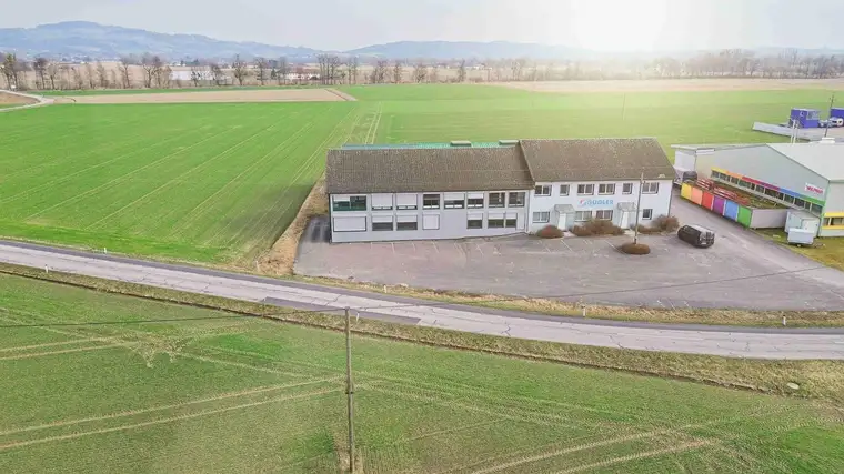 Modernes Betriebsobjekt mit viel Platz - Büro, Ordination, Lagerhalle