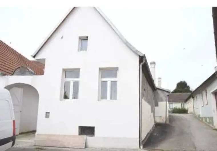 Typisches Weinviertler Dorfhaus sanierungsbedürftig mit viel Charme und Innenhofidylle