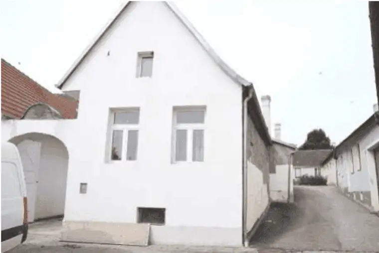 Typisches Weinviertler Dorfhaus sanierungsbedürftig mit viel Charme und Innenhofidylle auch als Mietkauf möglich