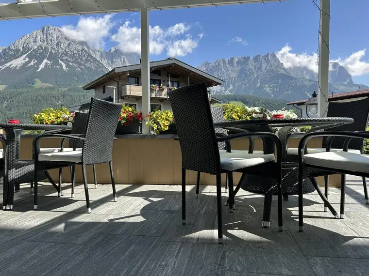 Café mit Terrasse in Ellmau | Top-Gastronomiefläche mit Bergblick